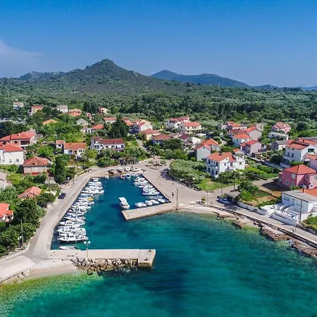 By The Sea - 14898 Lejlighed Ugljan